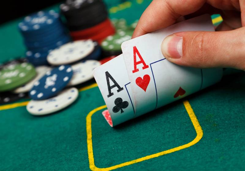 Cách Lên Bài Poker Đẹp - Bí Kíp Tăng Cơ Hội Thắng Lớn 1 Lên bài Poker đẹp là gì?